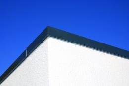 Durch die Dachrandprofile von REKERS bleiben Ihre Betonfertiggaragen länger sauber